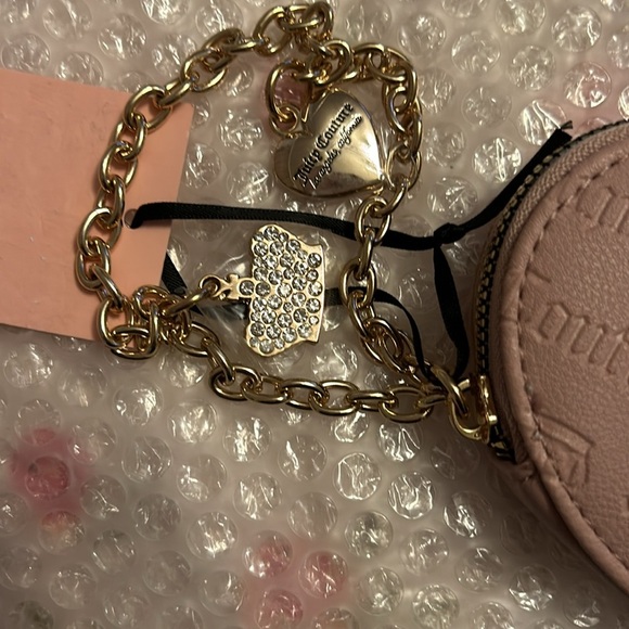 NWT Juicy Couture Not Your Babe Heart zip around wristlet - Picture 4 of 14